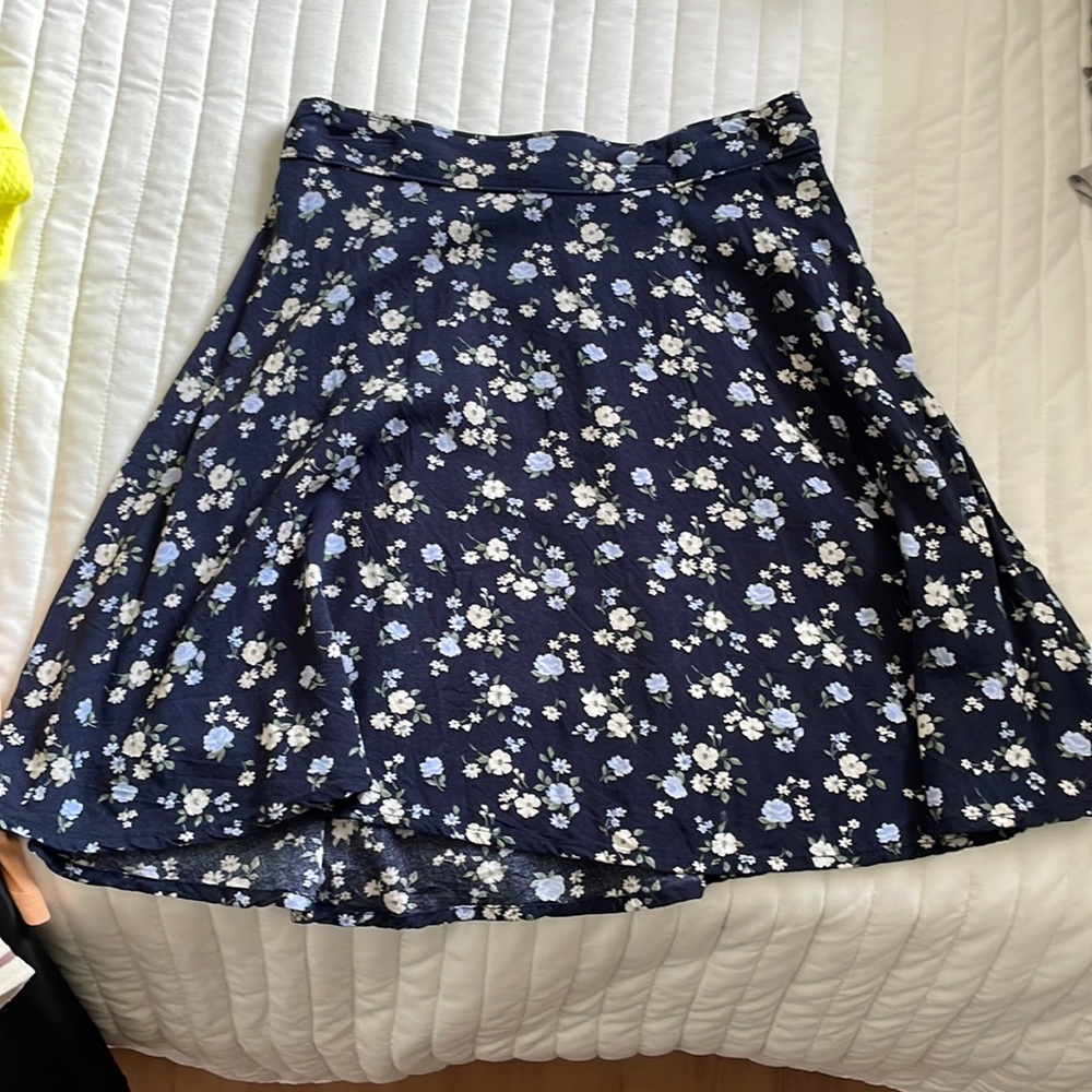 Hollister skirt size XS ultra high rise